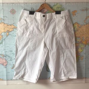 Chico's Bright White Shorts (Chico's Size 3)